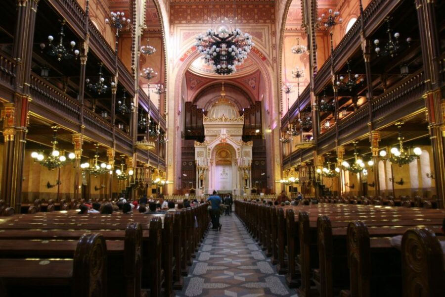 Budapest: Jewish Heritage Guided Tour with Synagogue Ticket - Jewish Museum Budapest: where the story gets organized