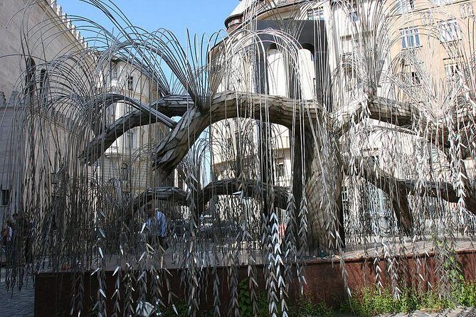 Budapest Jewish Heritage Memorial Walking Tour & Synagogue Entry - Raoul Wallenberg Holocaust Memorial Park: named remembrance with location power