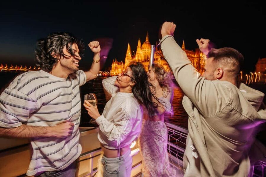 Budapest: Lotus Cruise with Unlimited Aperol and Prosecco - On-board atmosphere: music, hosting style, and the social mix
