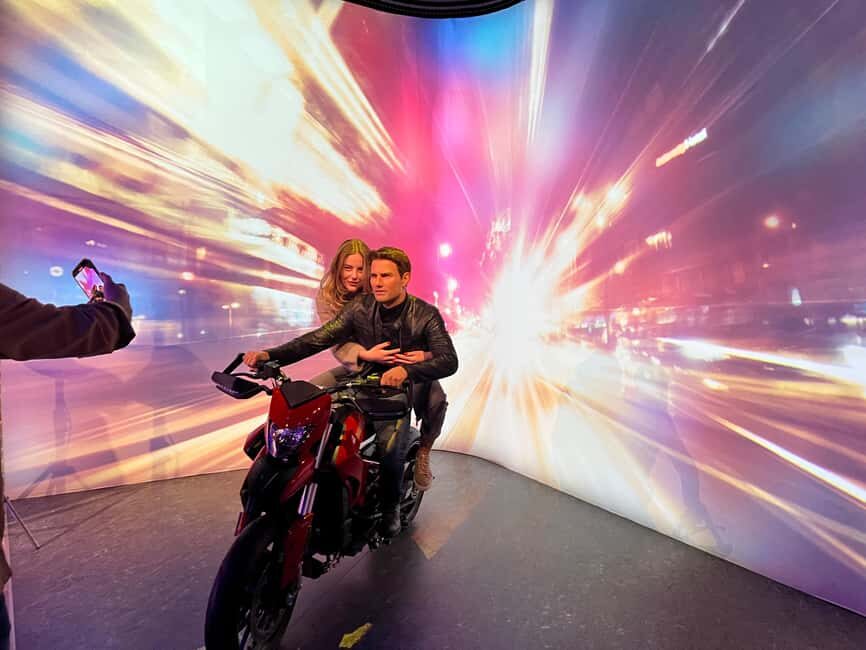 Budapest: Madame Tussauds Ticket + POP&ROLL Access - Hungarian culture moments: pop icons meet Hungarian pride
