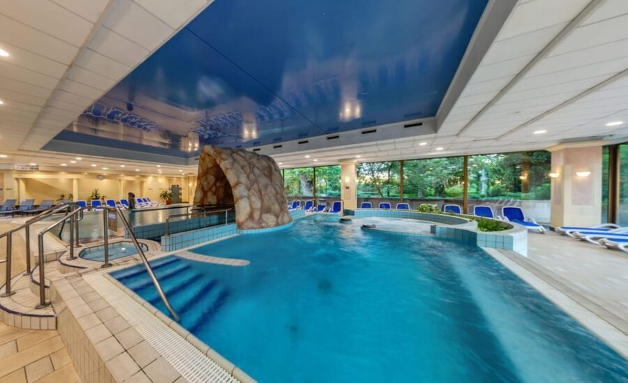 Budapest: Margaret Island Day Spa Entry Ticket - Towels, robes, and what to pack so you don’t improvise