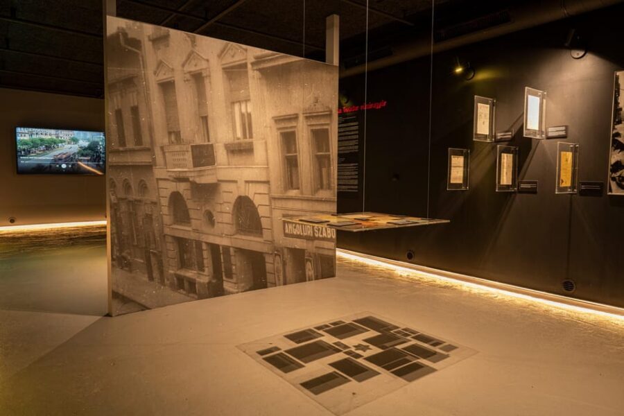Budapest: Mika Tivadar Secret Museum Entry Ticket - Entering a secret museum on Kazinczy Street