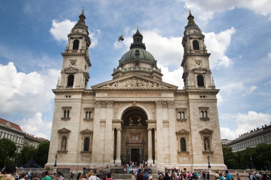 Budapest: Multilingual Highlights Tour - Why This 3-Hour Danube Sights Tour Feels Like a Shortcut