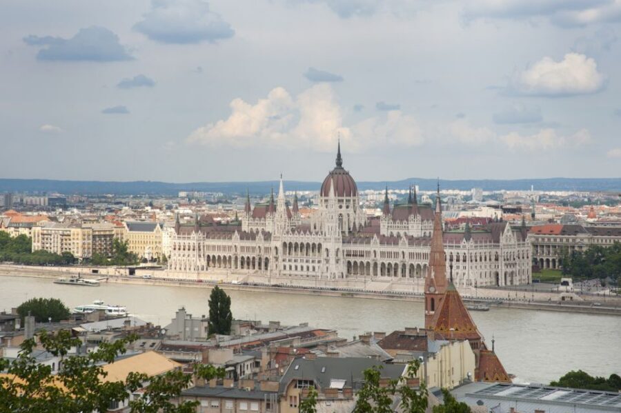 Budapest: Multilingual Highlights Tour - Buda Castle District Outside the Fortified Medieval Town