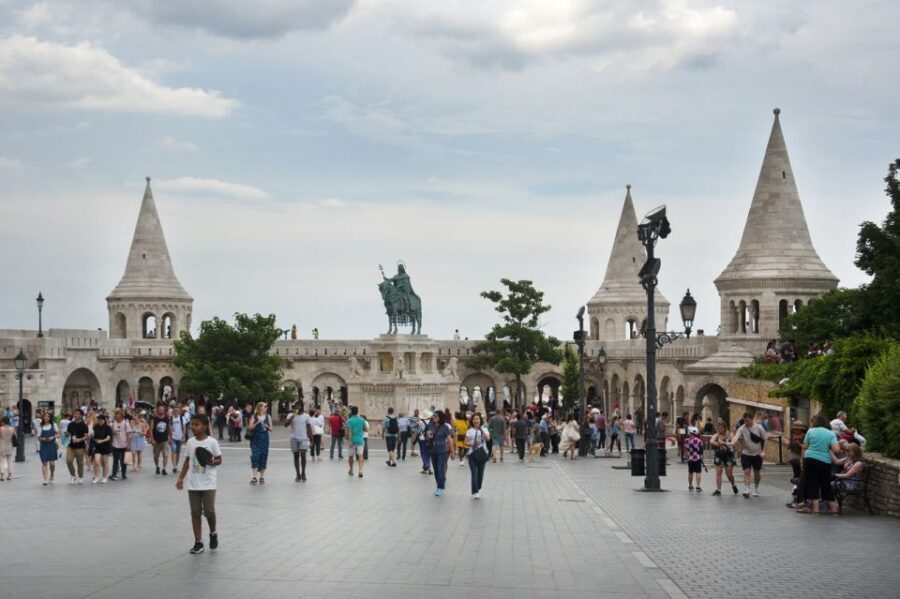 Budapest: Multilingual Highlights Tour - Danube Bridge Panoramas That Connect Both Banks