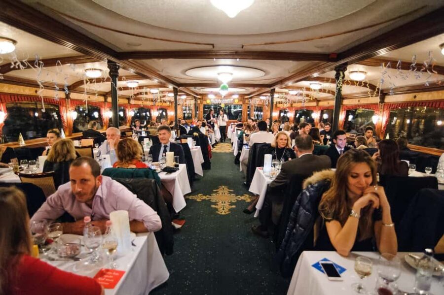 Budapest: New Year's Eve Party Cruise with Food & Live Show - Drinks included: unlimited beer, wine, prosecco, and mulled winter comfort