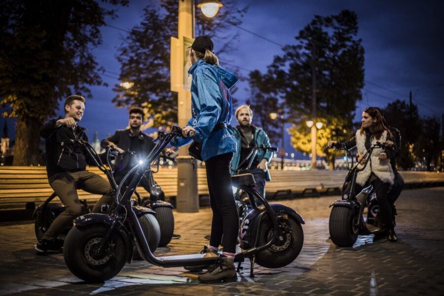 Budapest: Night Tour on MonsteRoller e-Scooter - The 15 minutes that make or break your ride: briefing and scooter basics