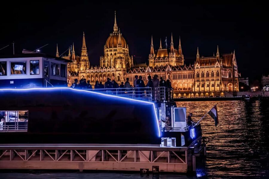 Budapest: Nighttime or Daytime City Sightseeing Cruise - Buda Castle Area and Hill Views: Where You Get the Geography Lesson
