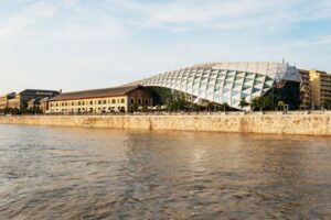 Budapest: Nighttime or Daytime Sightseeing Cruise - Night vs day: how to pick the right lights
