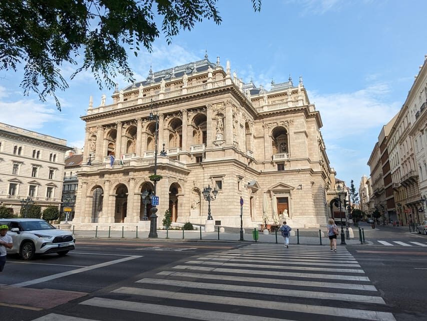 Budapest: Opera House Guided Tour - When rehearsals affect your visit: reduced light and alternate dates