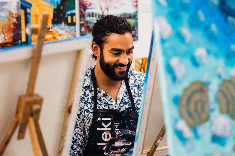 Budapest: Paint and sip experience - A paint-and-sip studio session in downtown Budapest