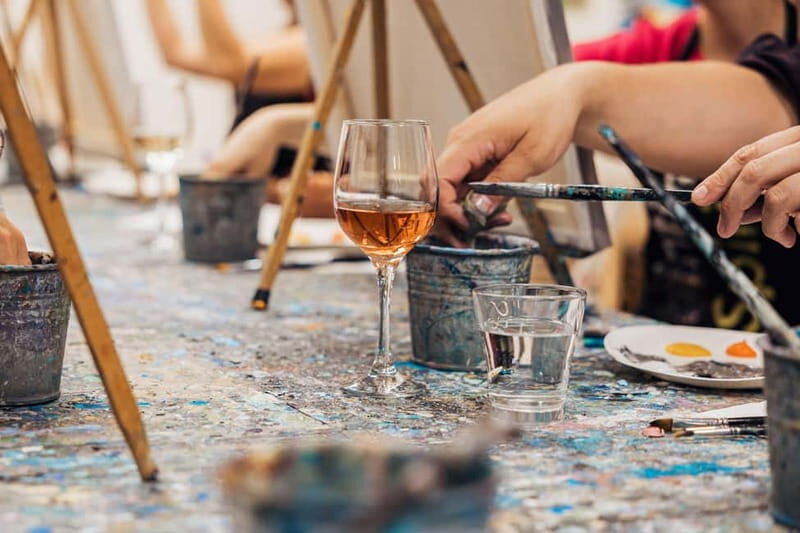 Budapest: Paint and sip experience - How the 2.5-hour class actually flows