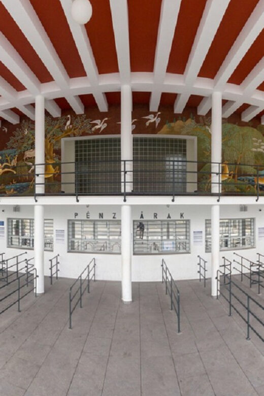 Budapest: Palatinus Spa & Pools Full-Day Admission - Walking in: lockers, cabins, and getting your bearings fast