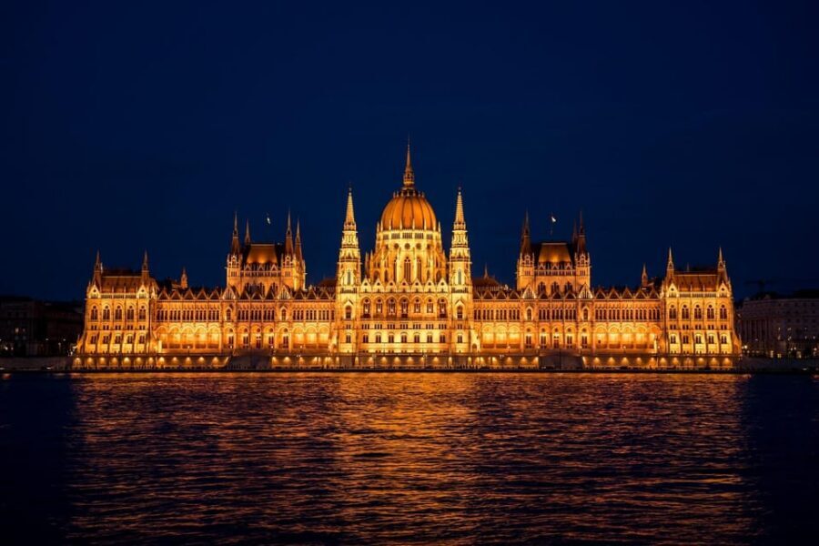 Budapest: Parliament Building Entry Ticket and Audio Guide - Getting into the Parliament: security, then your headset