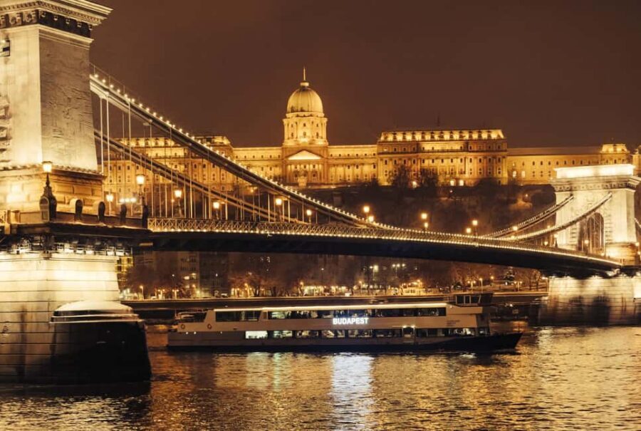 Budapest: Parliament Panorama Cruise with Törley Prosecco - How Long Is 50 Minutes, Really? The Timing That Shapes Your Experience