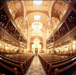 Budapest Private 3-Hour Jewish Heritage Tour - Dohány Street Synagogue interior: when the architecture does the explaining