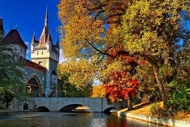 Budapest: Private 4-Hour Walking Tour with a Local - Steering Your Route Across Danube Buda and Pest