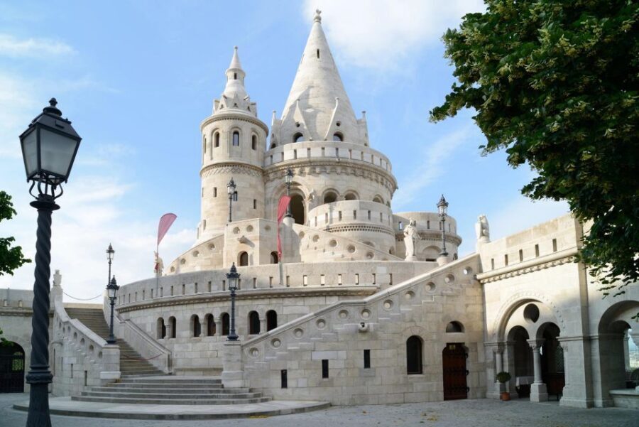 Budapest: Private City Tour with Local Guide - Central Market Hall and the Jewish Quarter: Food and Neighborhood Texture