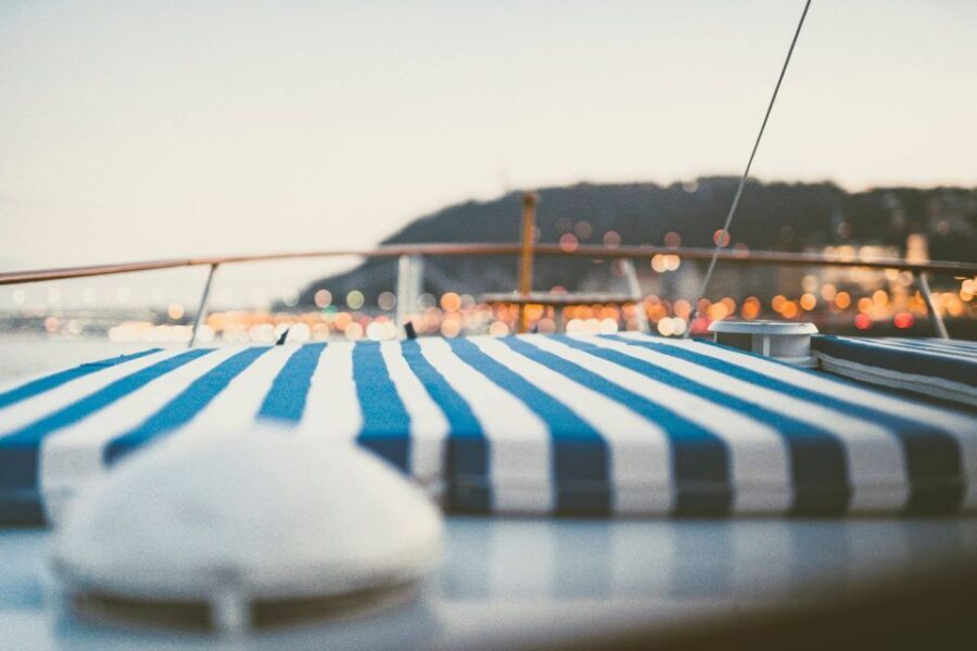 Budapest: Private Danube Yacht Cruise with Welcome Drink - The route that matters: Margaret Island, Margaret Bridge, and the skyline reveal