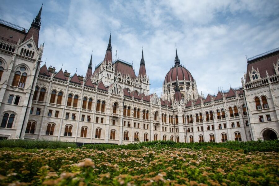 Budapest: Private Luxury Sightseeing Tour - Why private luxury works better than hopping buses