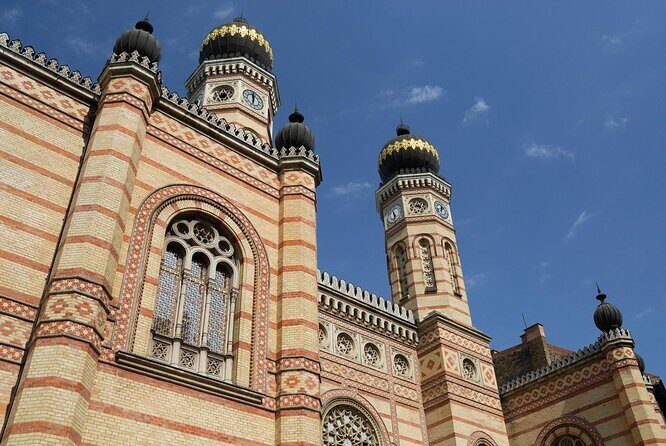 Budapest Private Luxury Sightseeing Tour with Guide and Transport - Buda Castle walk and Gellért Hill: the view that turns souvenirs into memories