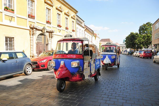 Budapest Private Tuk Tuk Half-Day Tour - Entering Budapest by way of tuk-tuk