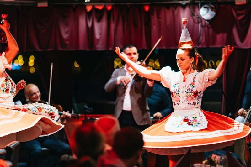 Budapest: Prosecco Dinner Cruise with Live Music - Live Entertainment: Folk Dance Night vs Piano Performance