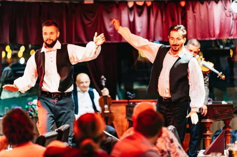 Budapest: Prosecco Dinner Cruise with Live Music - Seating, Windows, and Photo Spots That Actually Help