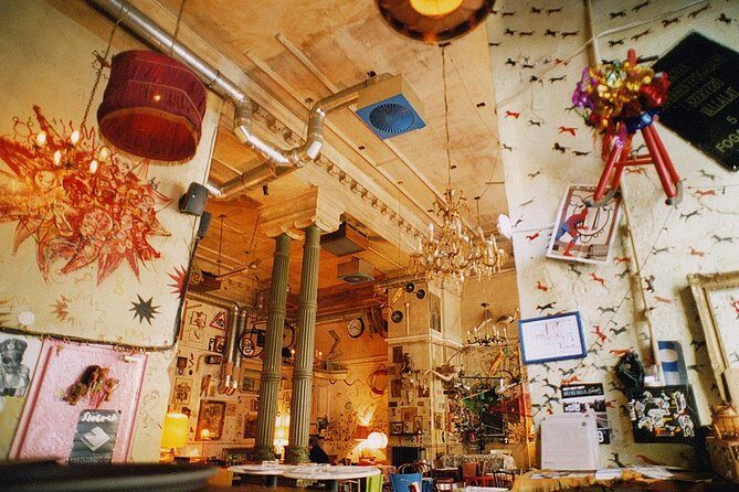 Budapest Ruin Bars Evening Walking Tour with Drinks & Street Food - The story behind the ruin bar phenomenon (and why it matters)