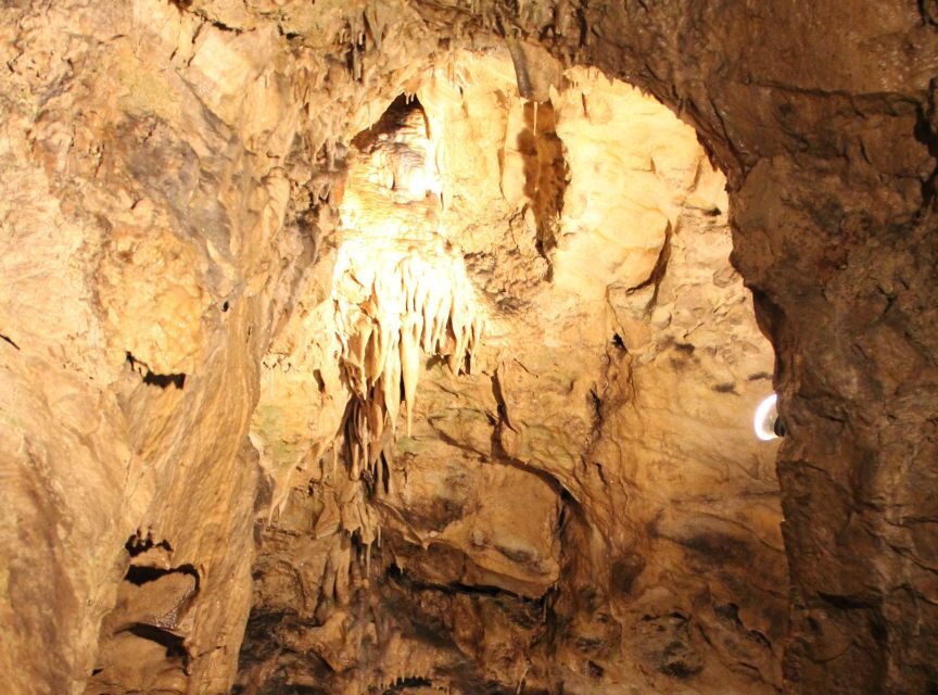 Budapest: Semlő-hegyi & Pál-völgyi Caves Guided Walking Tour - Value for money: why $52 feels fair for what you get
