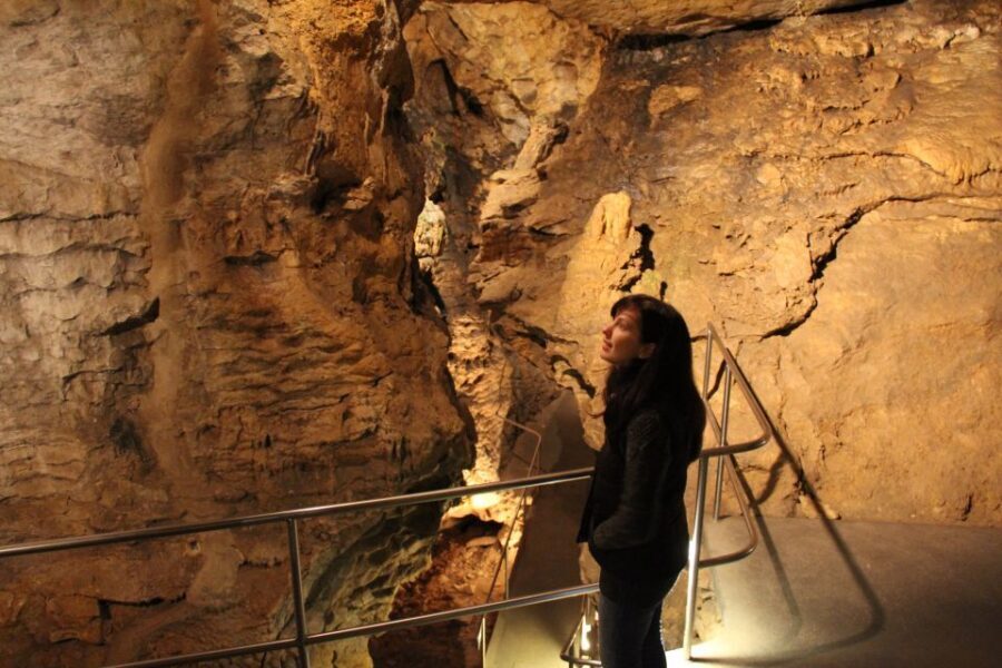 Budapest: Semlő-hegyi & Pál-völgyi Caves Guided Walking Tour - Pacing, timing, and how to plan your day around 2.5 hours underground