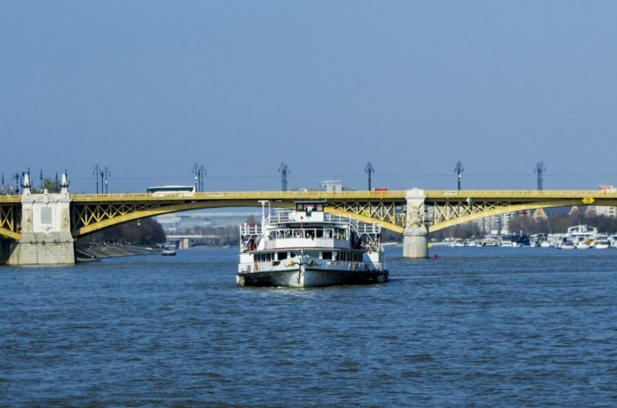 Budapest: Sightseeing Cruise on the Danube - Should you book the Gróf Széchenyi Danube sightseeing cruise?