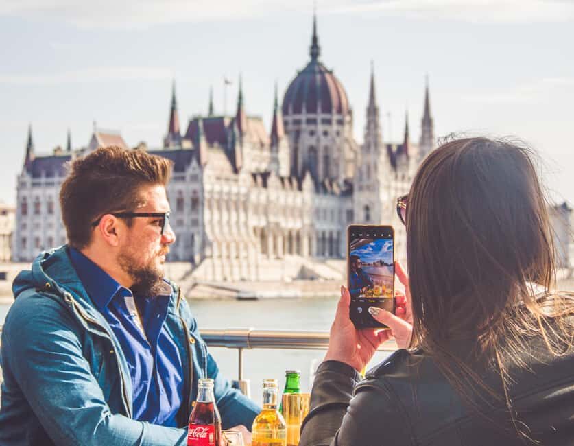Budapest Sightseeing Cruise with Welcome Drink - Gellért Hill and the Riverbank Views You’ll Miss on Foot