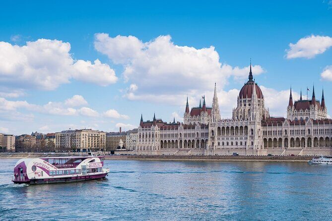 Budapest Sightseeing with Drink Included - Margaret Bridge and Chain Bridge: Your Two-Bridge Timeline
