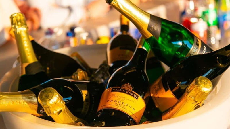 Budapest: Sip and Sail River Cruise with Unlimited Prosecco - Key things to know before you go