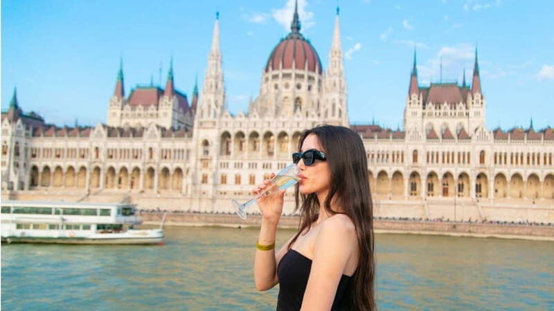 Budapest: Sip and Sail River Cruise with Unlimited Prosecco - What the MS Stadt Wien sunset cruise feels like