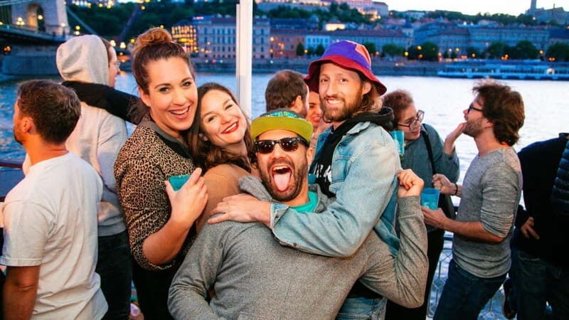 Budapest: Sip & Sail Danube Cruise with Unlimited Beer - Comfort, Music, and the Real Tempo of the Ride