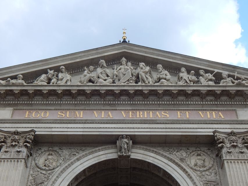 Budapest: St Stephen's Basilica Tour - Inside the basilica: the gold, frescoes, and the Holy Right