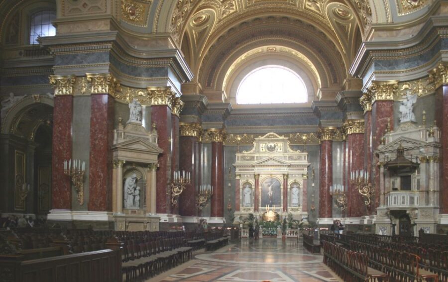 Budapest: St Stephen's Basilica Tour - What it’s like with different group styles