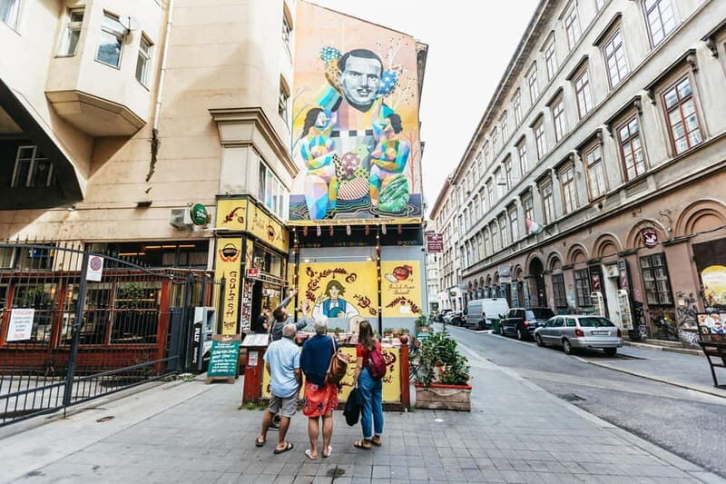 Budapest: Street Art and Underground Movements Walking Tour - The pace and group size: why 2 hours works