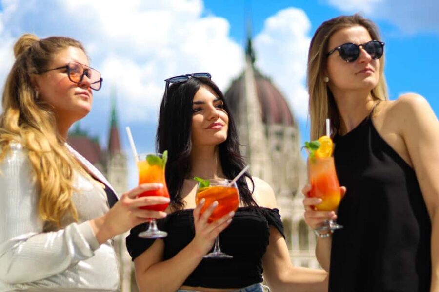 Budapest: Sunset Cocktail Cruise - Key points before you board