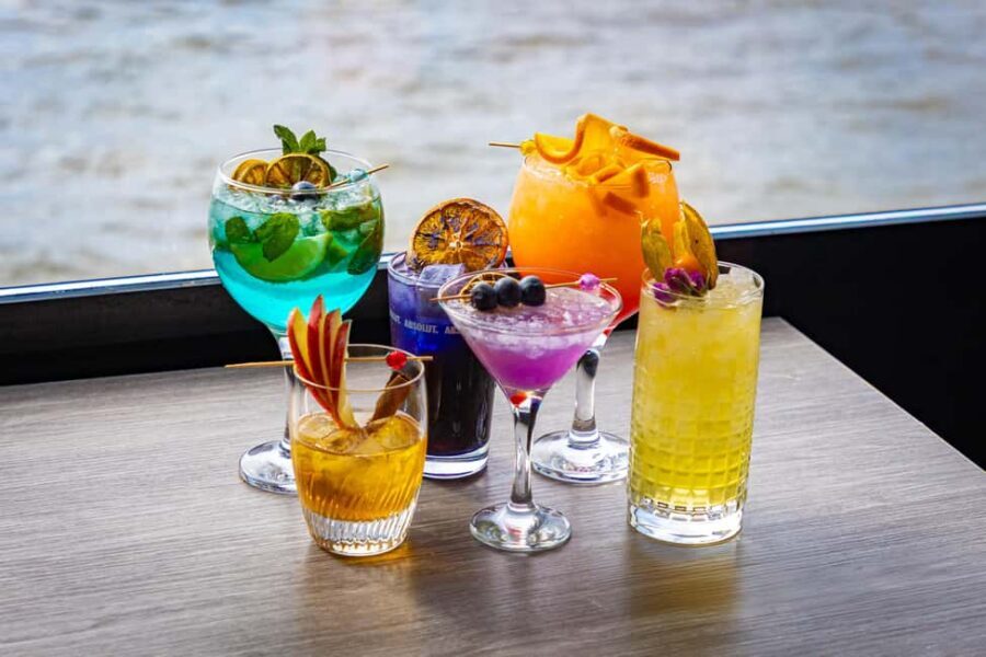 Budapest: Sunset Cocktail Cruise - Why this 1-hour Danube cocktail cruise feels like a win