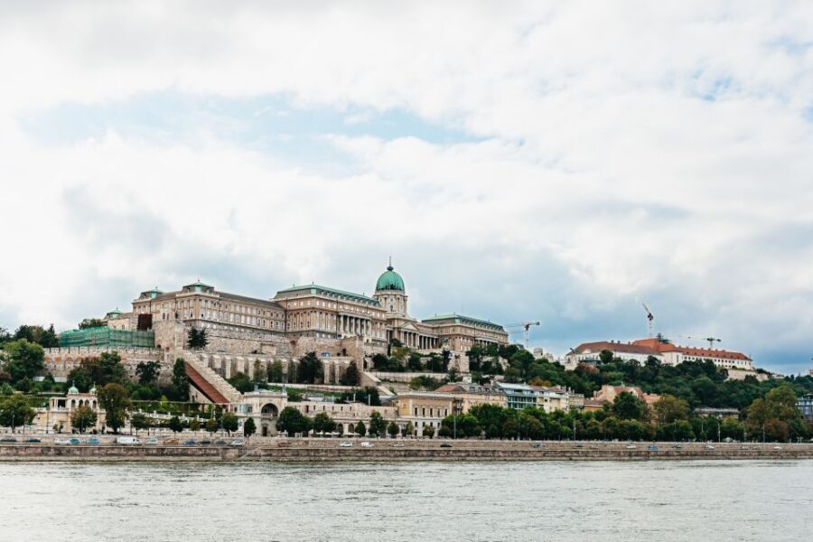 Budapest: Sunset Cocktail Cruise - Cocktails included: why the drink bundle matters more than you think