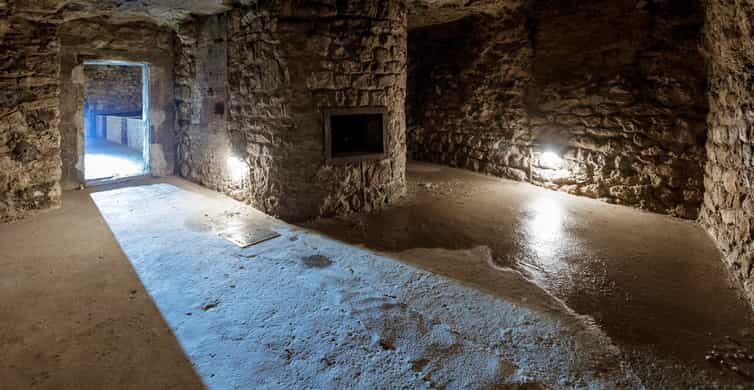 Budapest: The WWII Siege of Buda Castle & Bomb Shelter Tour - Key points worth your time