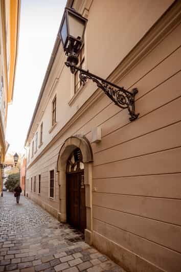 Budapest: The WWII Siege of Buda Castle & Bomb Shelter Tour - What to Wear: Cold Caves, Wet Stone, and the Shoes That Actually Help