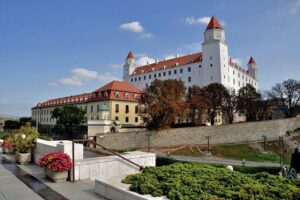 Budapest to Bratislava Costumizable Private Day tour with lunch - What you’re really paying for: private van, guide, lunch, and flexibility