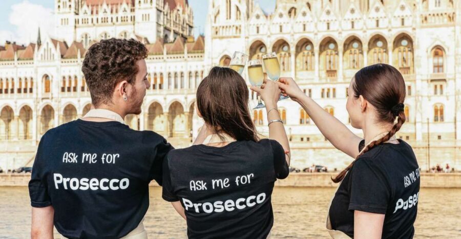 Budapest: Unlimited Prosecco, Beer and Aperol Spritz Cruise - Timing Tip: Catch the Parliament Lights Before 10:00 PM