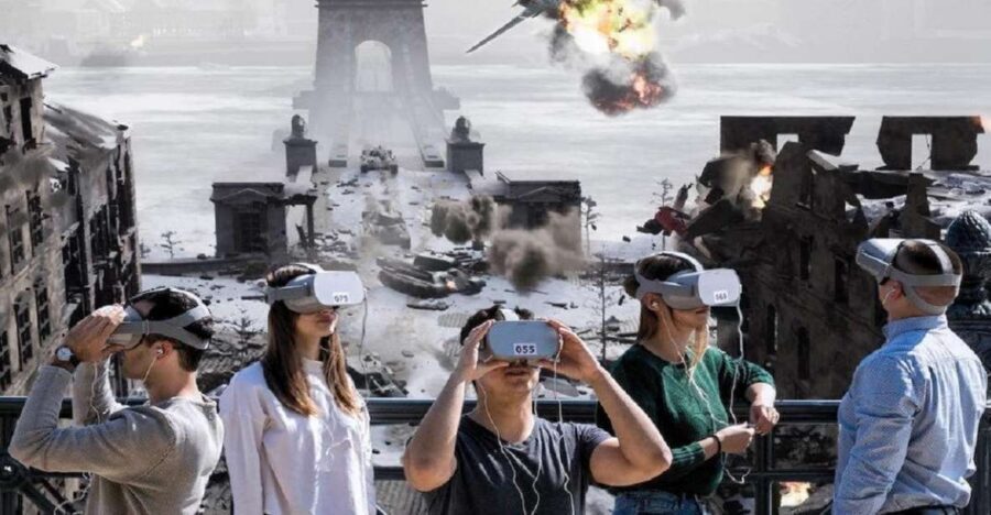 Budapest: Virtual Reality Tour in 8 Languages - The 90-minute flow: real walking plus six VR moments