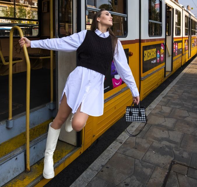 Budapest: Walking Tour and Photoshoot with Digital Photos - FAQ