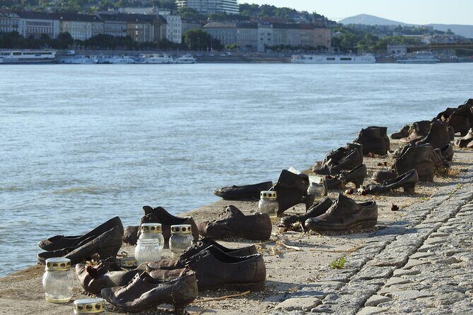 Budapest walking tour: Parliament and Shoes Memorial - Key things I’d clock before you go